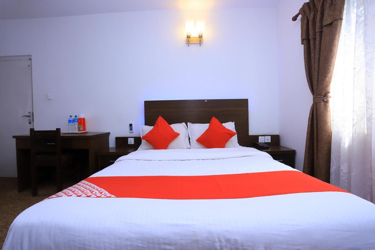 Oyo 591 Hotel Blue Moon Dharampur Exterior foto